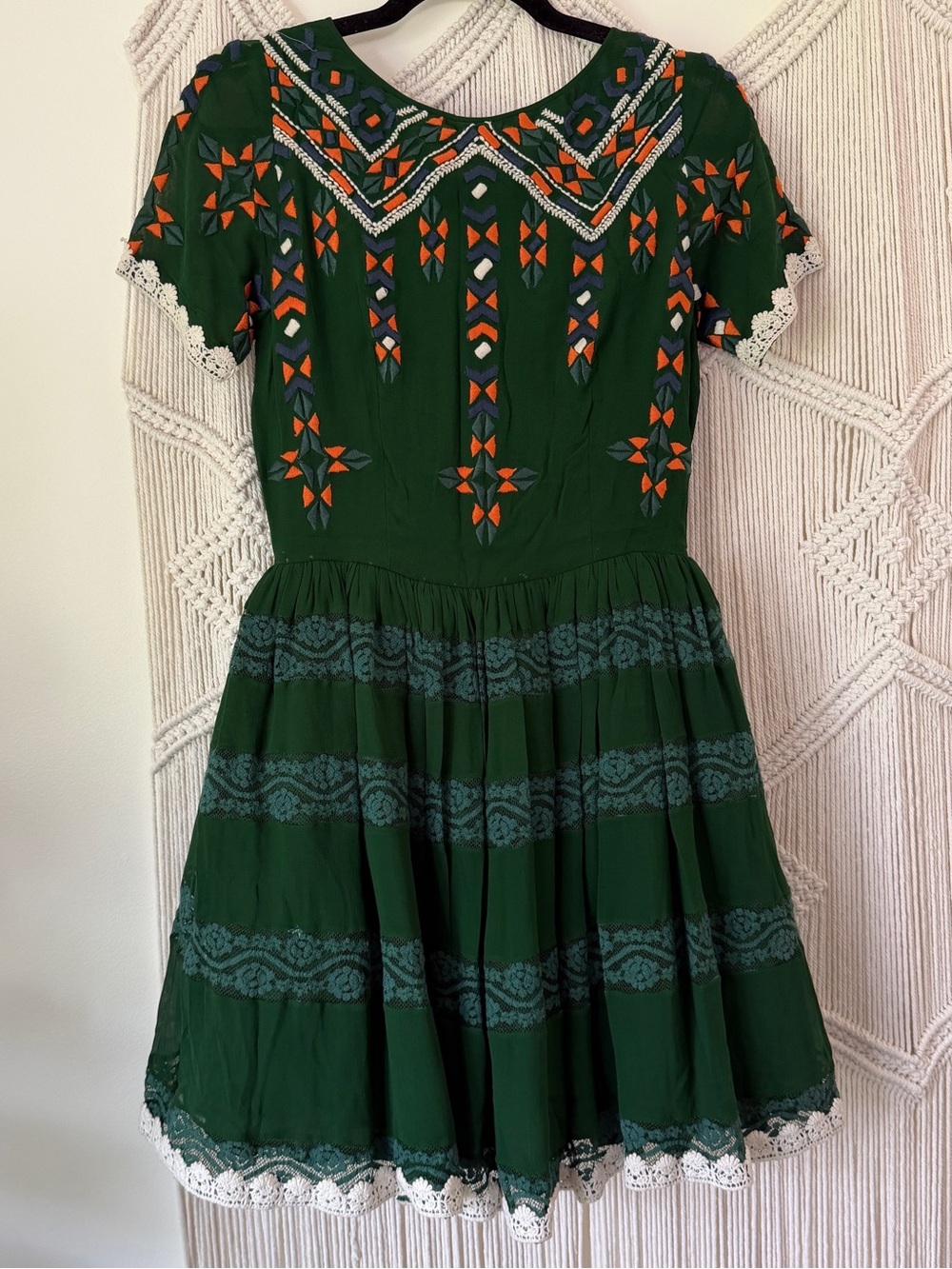Hemant & Nandita Anthropologie Green Embroidered Full Skirt Dress S - Picture 2 of 14